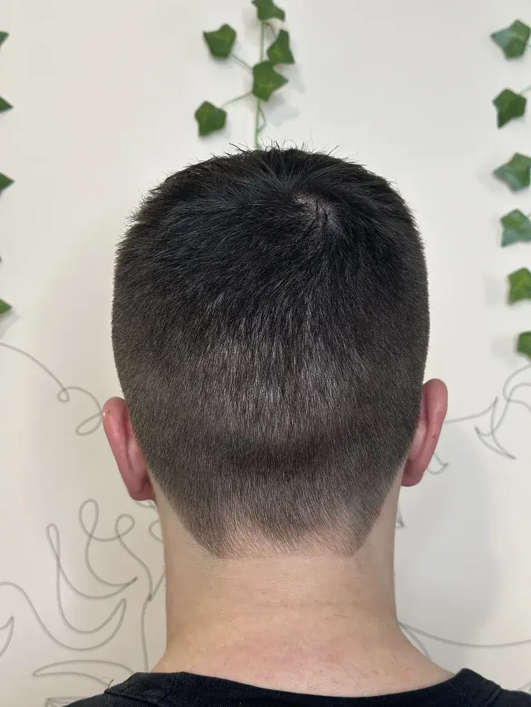 Coupe homme par Ramy au salon XOXO COIFFURE Paris